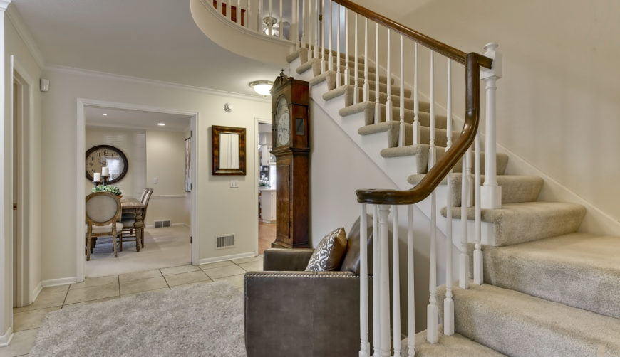 Beautiful 2 story foyer, district 66 homes